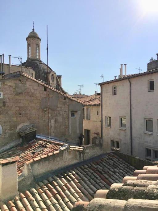 Studio Sous Les Toits Tres Bien Place Et Climatise Montpellier Exterior photo